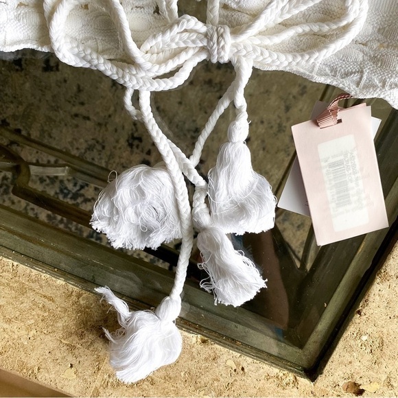 Alexis Top Buras Crochet Knit Cropped Tassel Tie Halter Open-Back White S NWT - Picture 7 of 11